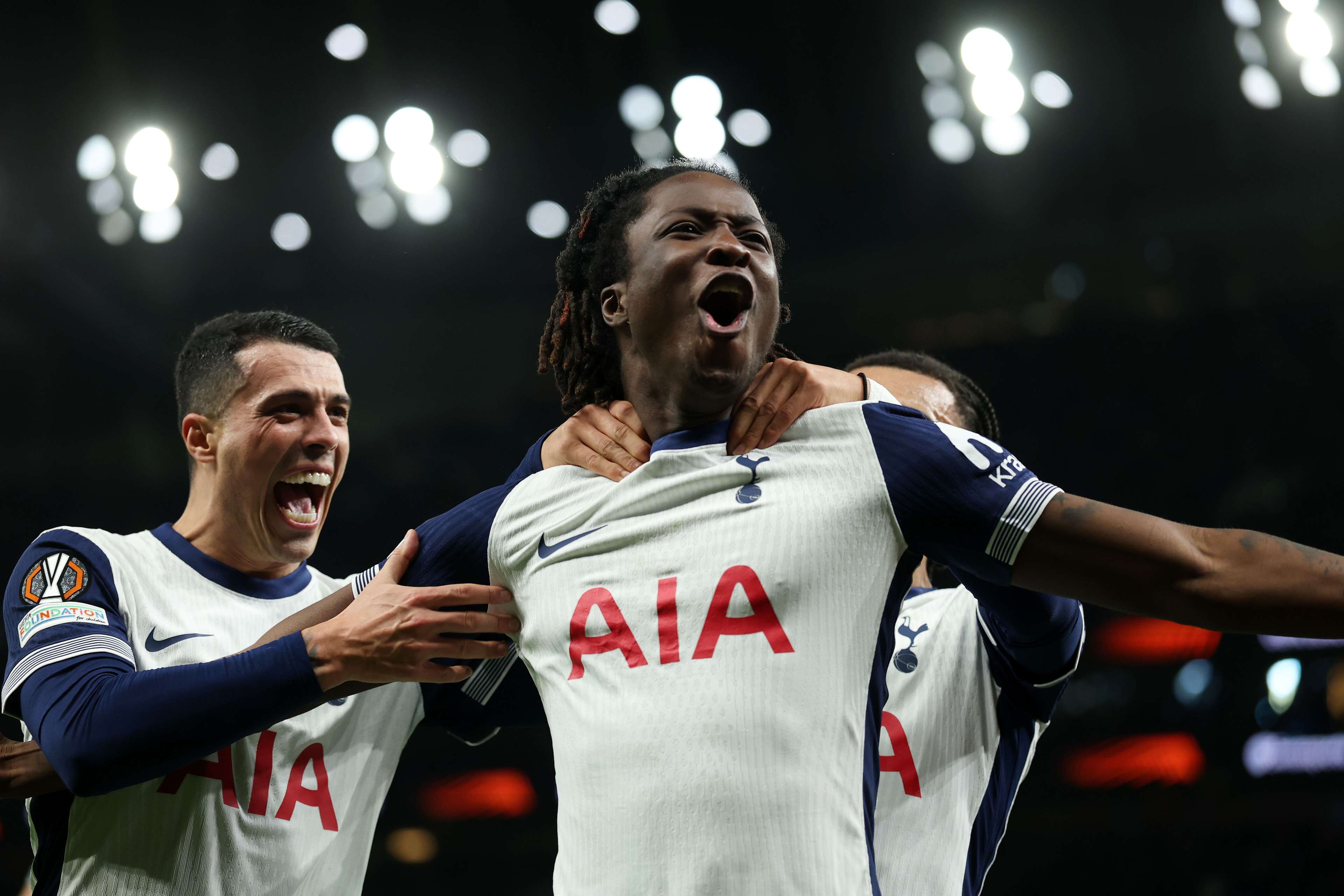 球迷群体稳 球迷群体稳